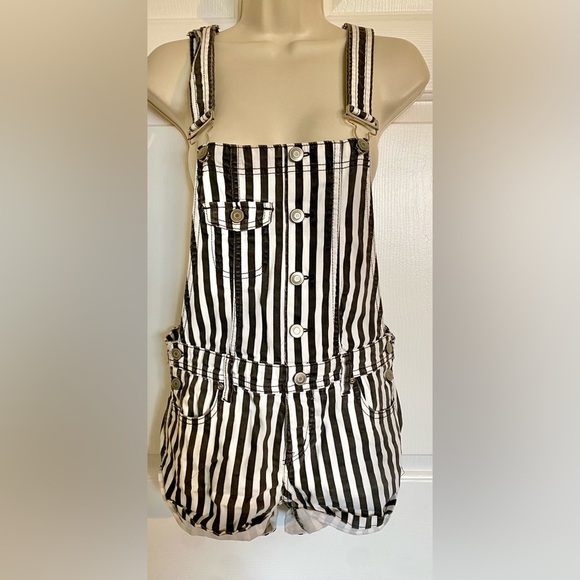 Forever 21 Stripe Overall Shorts Black White - Picture 2 of 6